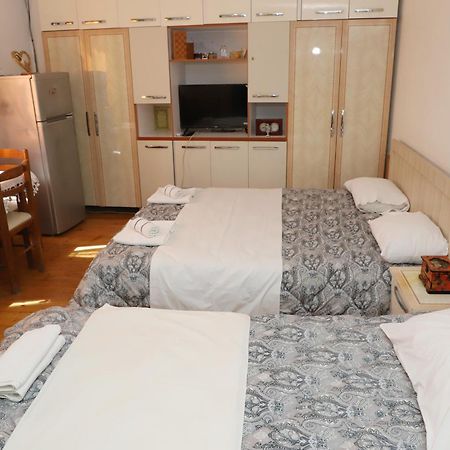 Elvi Aerd Apartment Berat Eksteriør billede